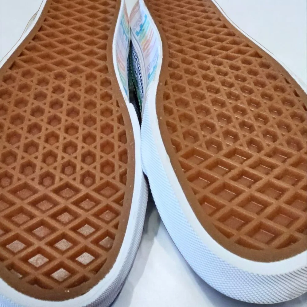 $6.49 SHIPPING Womans Vans Sk8-Mid Pride - Picture 8 of 9
